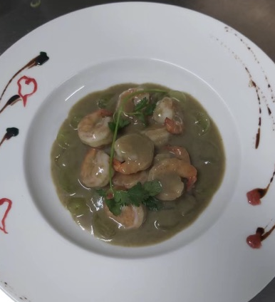 Scampis au curry vert et raisins